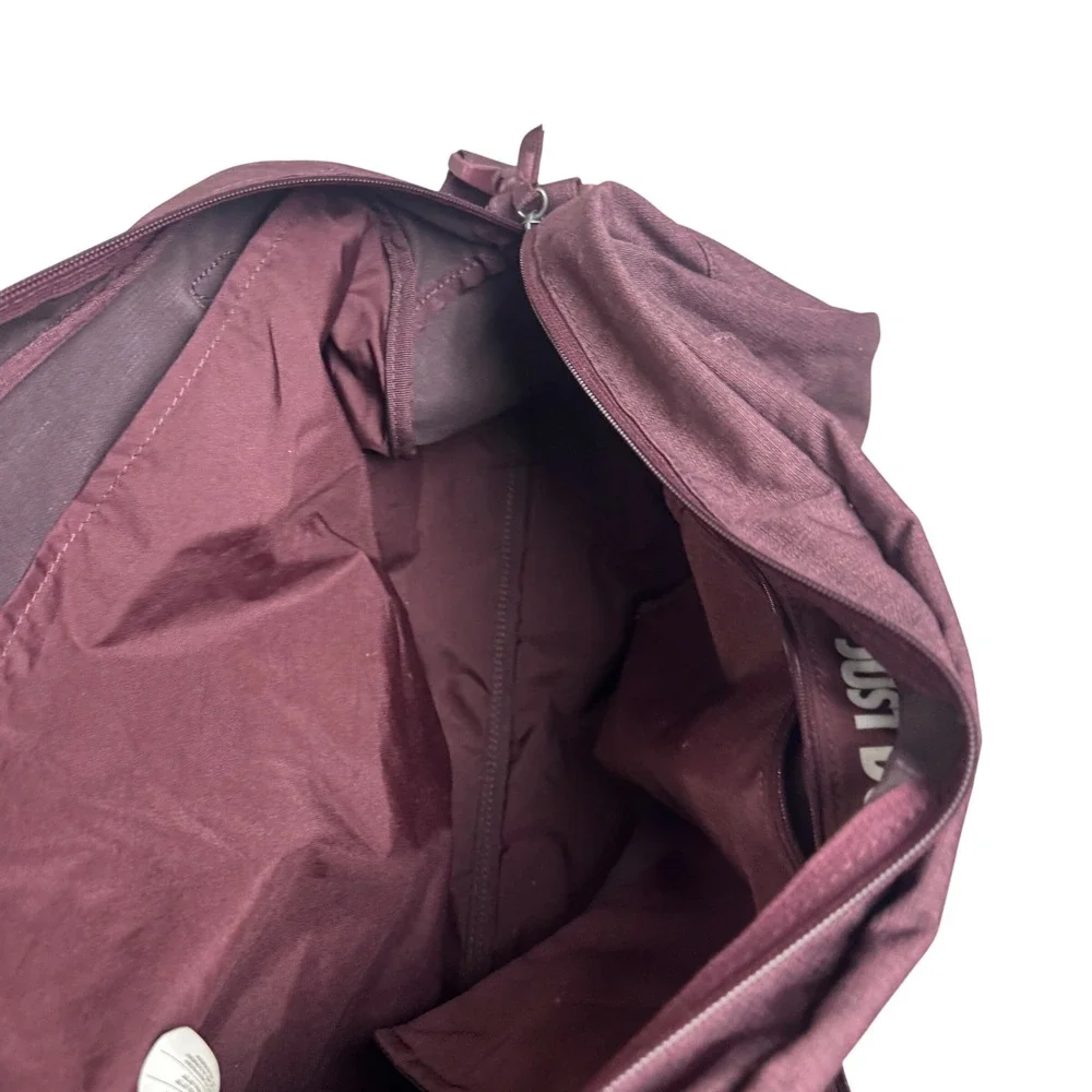 Nike Just Do It Gym Club Duffel Bag Medium Burgundy Training Travel Bag